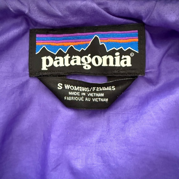 Patagonia Women's Navy Puffer Jacket - Picture 3 of 4